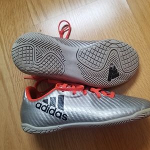Indoor/turf soccer cleats